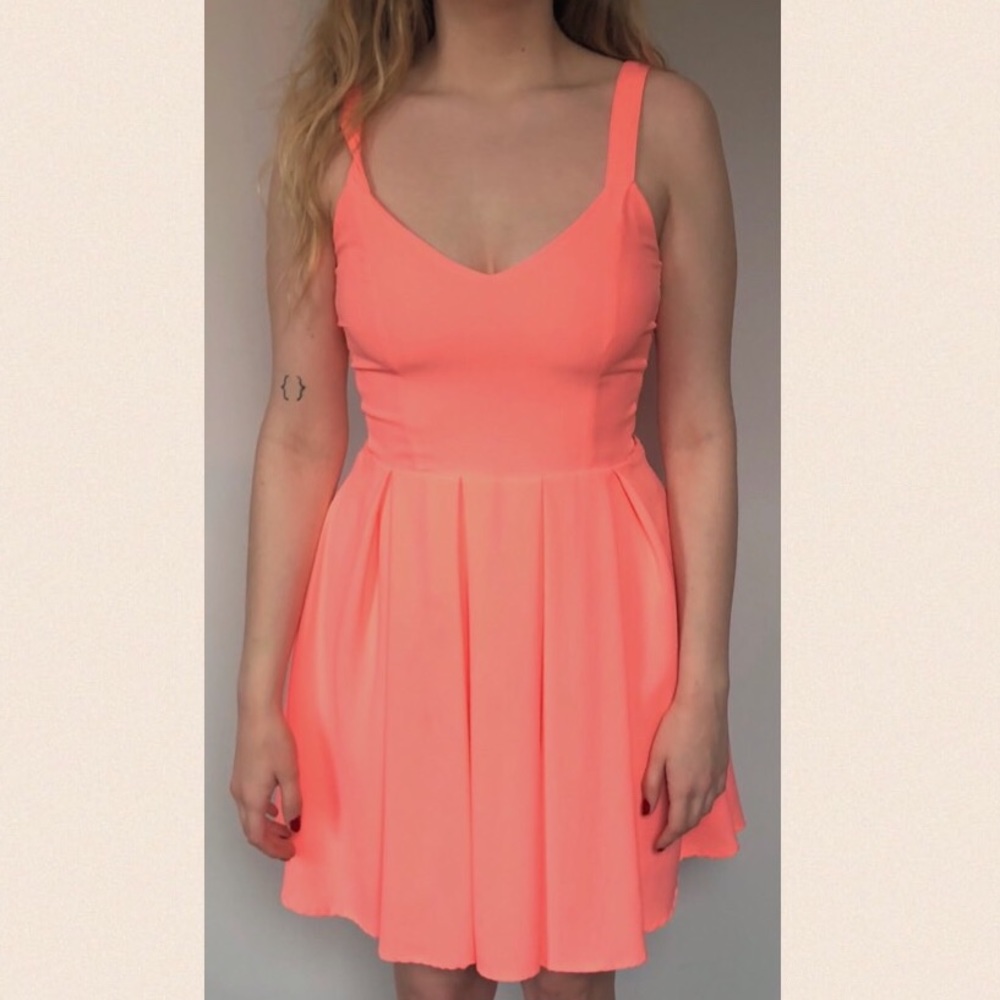 [M] Neon Pink Cutout Mini Dress x Akira